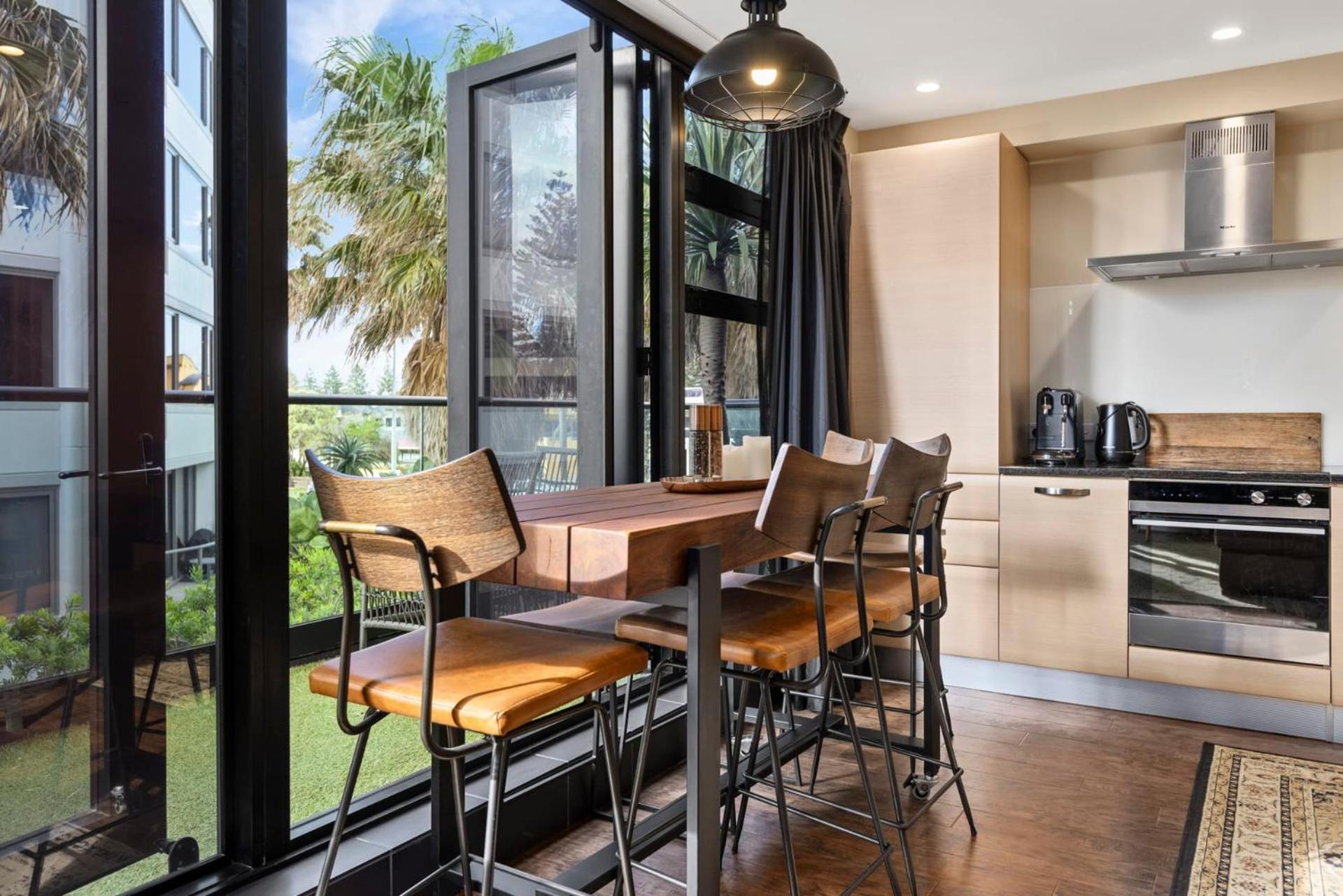 Marvelous Downtown Apartment Moments From Main Beach With Heated Pool, Gym And Parking Mount Maunganui Eksteriør bilde