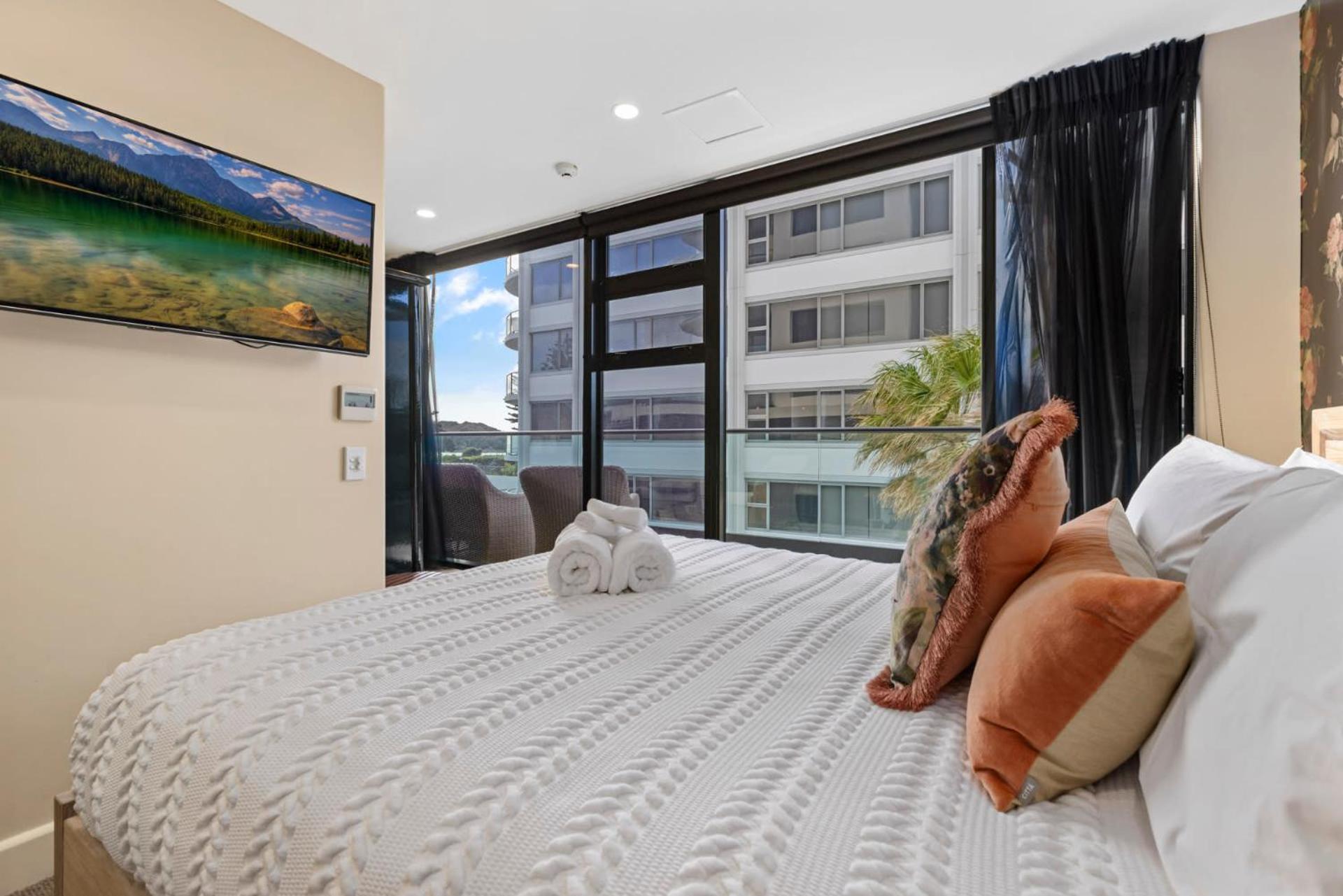 Marvelous Downtown Apartment Moments From Main Beach With Heated Pool, Gym And Parking Mount Maunganui Eksteriør bilde